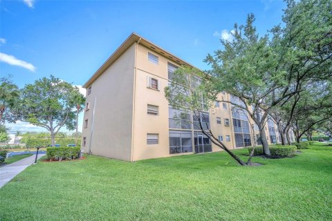 Copropriété à vendre à Pembroke Pines, Floride: 1 chambre, 47.75 m2 № 1217061 - photo 20