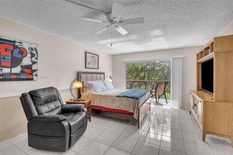 Condo in Pembroke Pines, Florida, 1 bedroom  № 1217061 - photo 9