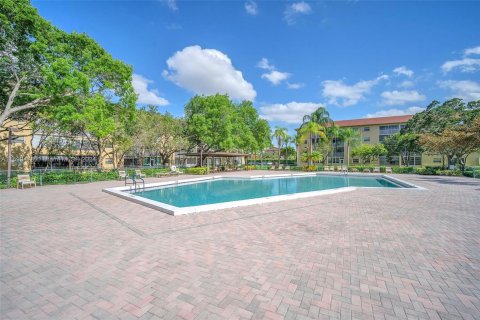 Condo in Pembroke Pines, Florida, 1 bedroom  № 1217061 - photo 24