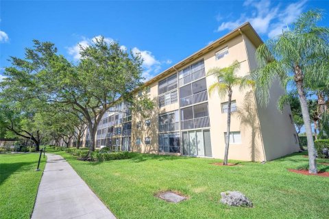 Copropriété à vendre à Pembroke Pines, Floride: 1 chambre, 47.75 m2 № 1217061 - photo 22