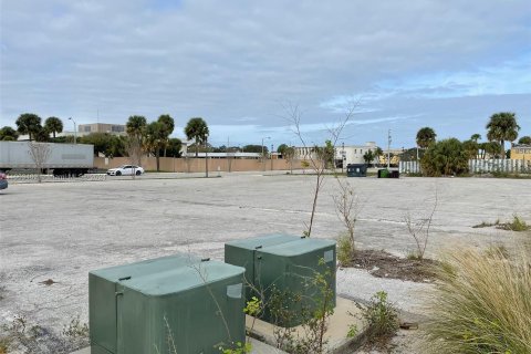 Propiedad comercial en venta en St. Lucie, Florida № 1372913 - foto 10