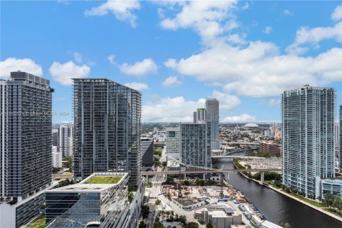 Condo in Miami, Florida, 2 bedrooms  № 1372613 - photo 9