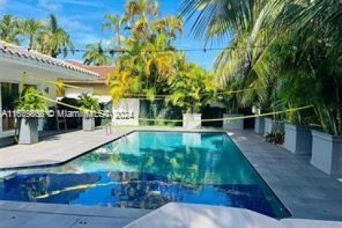 Casa en venta en North Miami Beach, Florida, 4 dormitorios, 224.82 m2 № 1372612 - foto 25