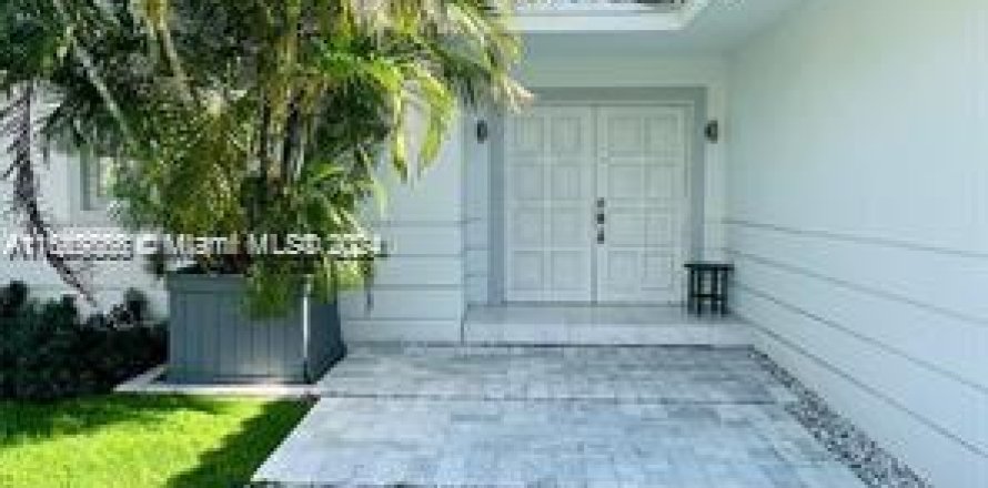 Villa ou maison à North Miami Beach, Floride 4 chambres, 224.82 m2 № 1372612