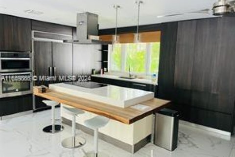 Casa en venta en North Miami Beach, Florida, 4 dormitorios, 224.82 m2 № 1372612 - foto 15