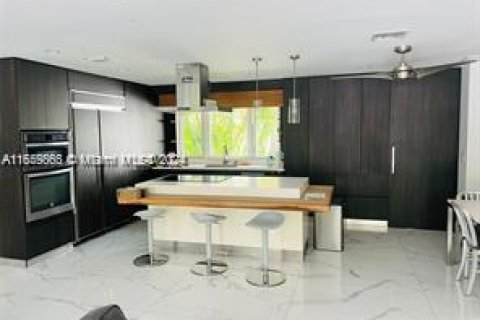 Casa en venta en North Miami Beach, Florida, 4 dormitorios, 224.82 m2 № 1372612 - foto 8