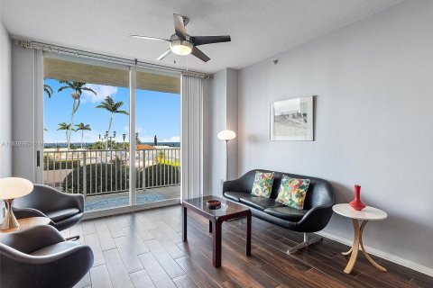 Condo in Fort Lauderdale, Florida, 1 bedroom  № 1325755 - photo 30