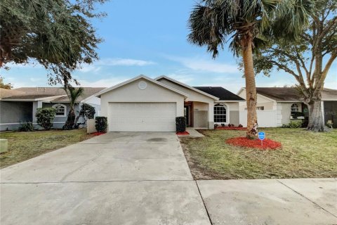 Villa ou maison à vendre à Kissimmee, Floride: 4 chambres, 140.47 m2 № 1334688 - photo 1