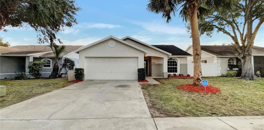 Villa ou maison à Kissimmee, Floride 4 chambres, 140.47 m2 № 1334688