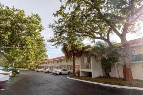 Hotel en venta en Kissimmee, Florida, 1 dormitorio № 1138489 - foto 4
