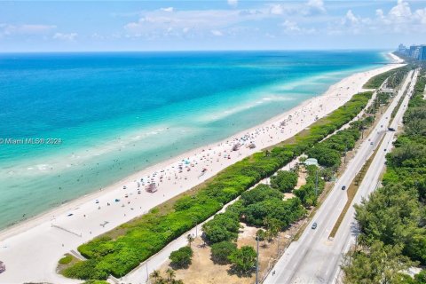 Condo in Sunny Isles Beach, Florida, 2 bedrooms  № 1099275 - photo 4