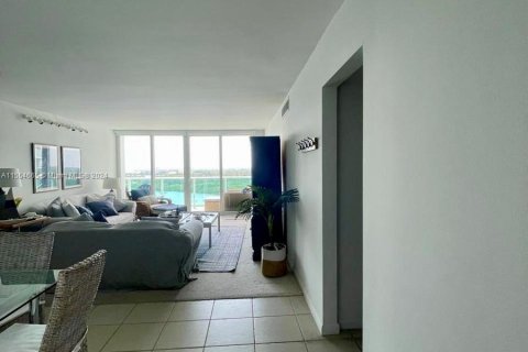 Copropriété à vendre à Sunny Isles Beach, Floride: 2 chambres, 126.07 m2 № 1099275 - photo 12