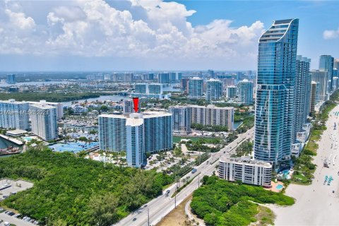 Copropriété à vendre à Sunny Isles Beach, Floride: 2 chambres, 126.07 m2 № 1099275 - photo 6