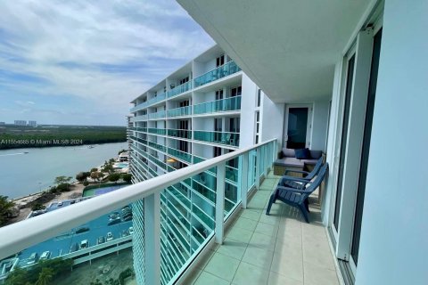 Copropriété à vendre à Sunny Isles Beach, Floride: 2 chambres, 126.07 m2 № 1099275 - photo 24