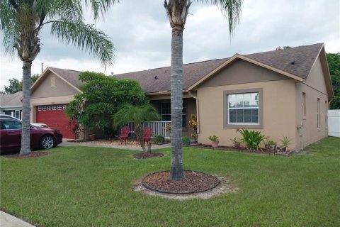 House in Kissimmee, Florida 4 bedrooms, 162.02 sq.m. № 1326720 - photo 1