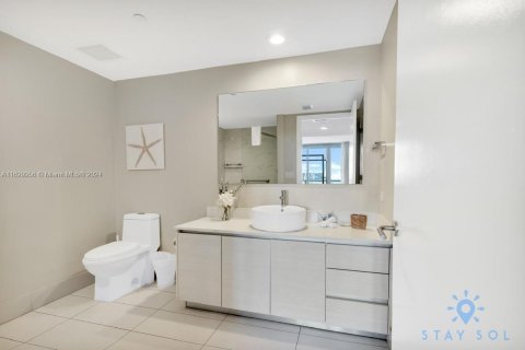 Copropriété à vendre à Hallandale Beach, Floride: 2 chambres, 96.34 m2 № 1290734 - photo 17