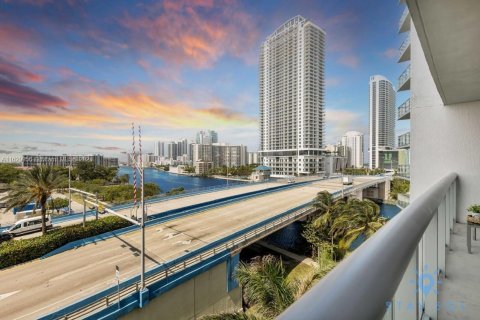 Copropriété à vendre à Hallandale Beach, Floride: 2 chambres, 96.34 m2 № 1290734 - photo 20