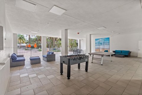 Condominio en venta en Sunny Isles Beach, Florida, 1 dormitorio, 93.37 m2 № 995940 - foto 26