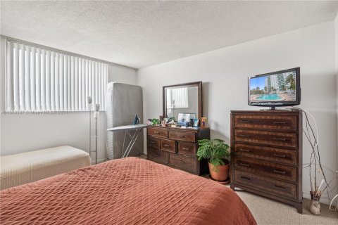 Condominio en venta en Sunny Isles Beach, Florida, 1 dormitorio, 93.37 m2 № 995940 - foto 13