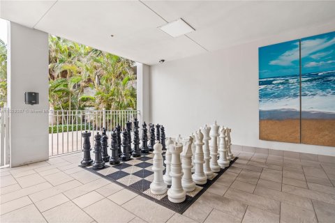 Condominio en venta en Sunny Isles Beach, Florida, 1 dormitorio, 93.37 m2 № 995940 - foto 27