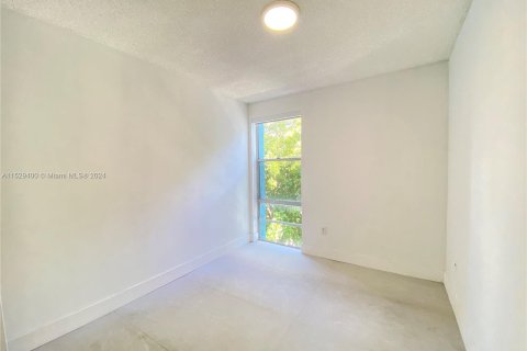 Copropriété à vendre à Sunny Isles Beach, Floride: 2 chambres, 82.87 m2 № 995941 - photo 15
