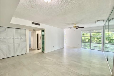 Condominio en venta en Sunny Isles Beach, Florida, 2 dormitorios, 82.87 m2 № 995941 - foto 7