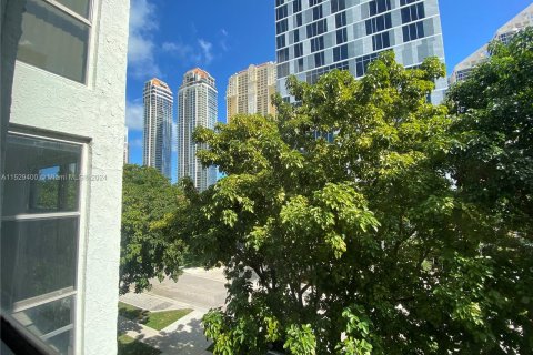 Condominio en venta en Sunny Isles Beach, Florida, 2 dormitorios, 82.87 m2 № 995941 - foto 17