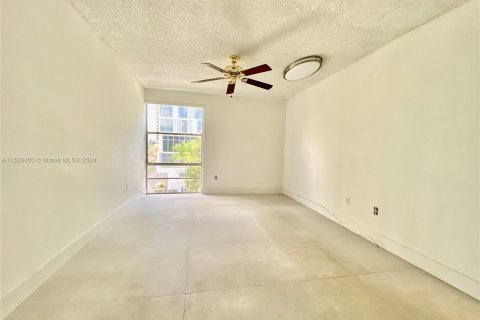 Condominio en venta en Sunny Isles Beach, Florida, 2 dormitorios, 82.87 m2 № 995941 - foto 19