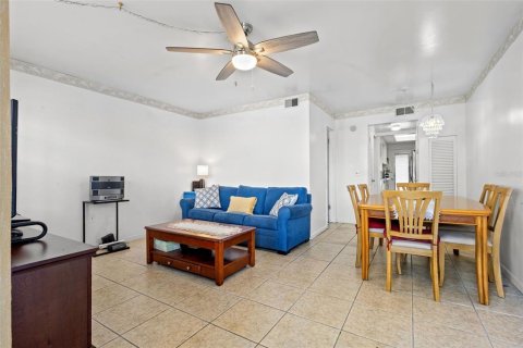 Condo in Saint Petersburg, Florida, 1 bedroom  № 1342045 - photo 7