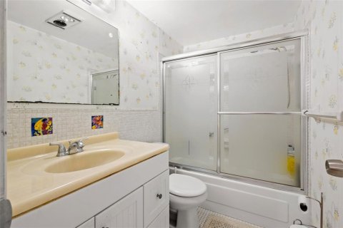 Condo in Saint Petersburg, Florida, 1 bedroom  № 1342045 - photo 13