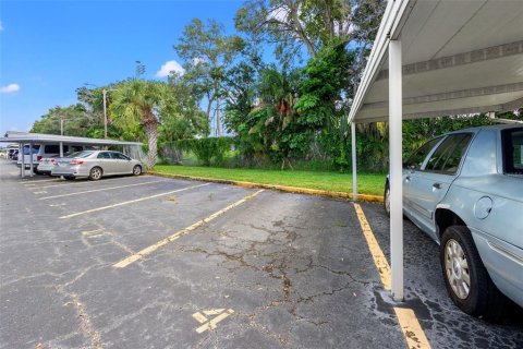 Condo in Saint Petersburg, Florida, 1 bedroom  № 1342045 - photo 16