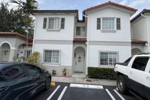 Adosado en venta en Miami, Florida, 3 dormitorios, 145.95 m2 № 1429593 - foto 1