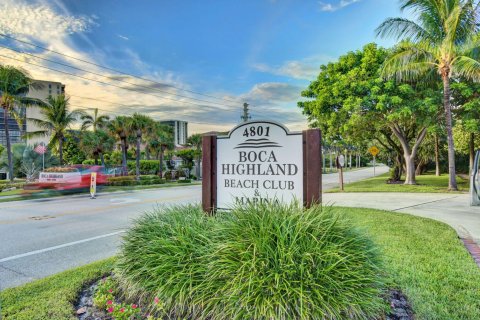 Condo in Highland Beach, Florida, 2 bedrooms  № 1142634 - photo 1