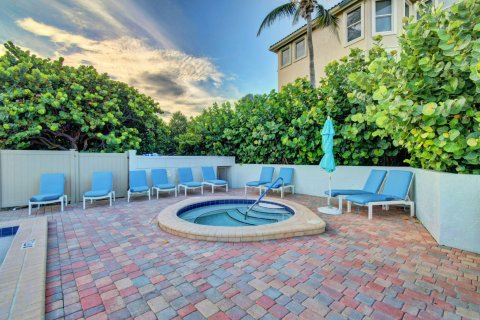 Condominio en venta en Highland Beach, Florida, 2 dormitorios, 139.35 m2 № 1142634 - foto 3