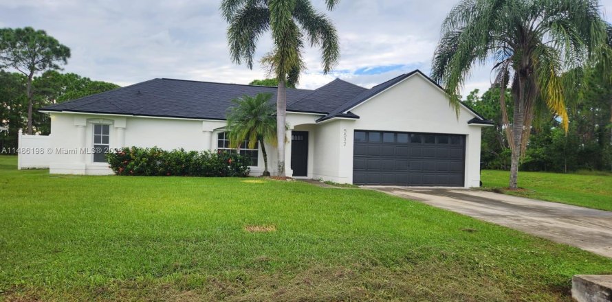 House in Port St. Lucie, Florida 3 bedrooms, 141.95 sq.m. № 841406