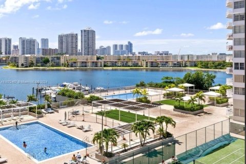 Condominio en venta en Aventura, Florida, 2 dormitorios, 116.22 m2 № 1132113 - foto 3