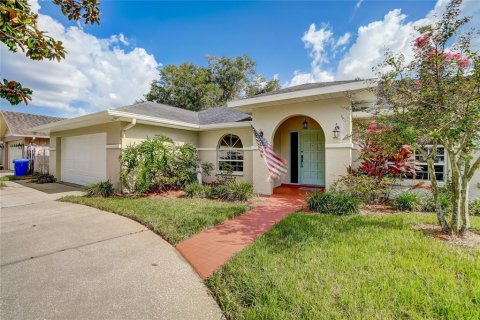 Villa ou maison à vendre à Tampa, Floride: 3 chambres, 253.34 m2 № 687497 - photo 1