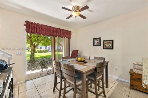 Touwnhouse à vendre à Miami Gardens, Floride: 3 chambres, 131.83 m2 № 1128112 - photo 15