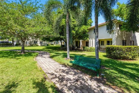 Touwnhouse à vendre à Miami Gardens, Floride: 3 chambres, 131.83 m2 № 1128112 - photo 30