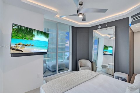 Condo in Sunny Isles Beach, Florida, 4 bedrooms  № 965706 - photo 30