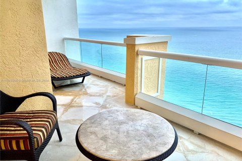 Copropriété à vendre à Sunny Isles Beach, Floride: 3 chambres, 205.69 m2 № 1119309 - photo 1