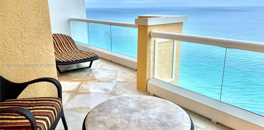 Condo à Sunny Isles Beach, Floride, 3 chambres  № 1119309