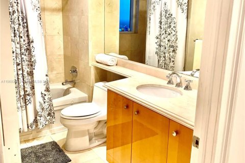 Condo in Sunny Isles Beach, Florida, 3 bedrooms  № 1119309 - photo 23