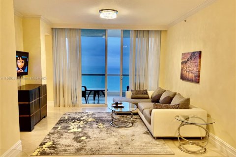 Condominio en venta en Sunny Isles Beach, Florida, 3 dormitorios, 205.69 m2 № 1119309 - foto 3