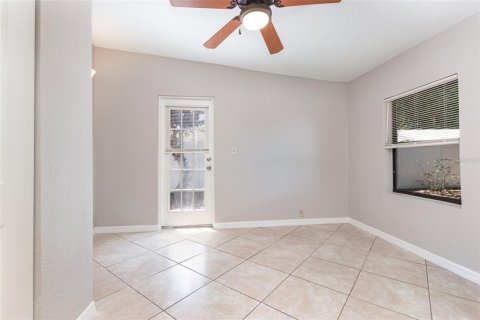 Casa en venta en Orlando, Florida, 4 dormitorios, 190.26 m2 № 1131885 - foto 25
