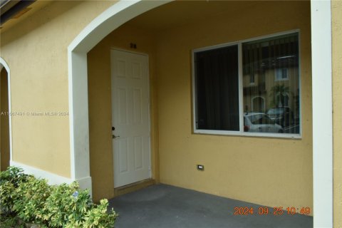 Touwnhouse à vendre à Homestead, Floride: 2 chambres, 122.07 m2 № 1384338 - photo 2