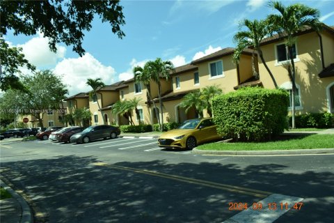 Townhouse in Homestead, Florida 2 bedrooms, 122.07 sq.m. № 1384338 - photo 8