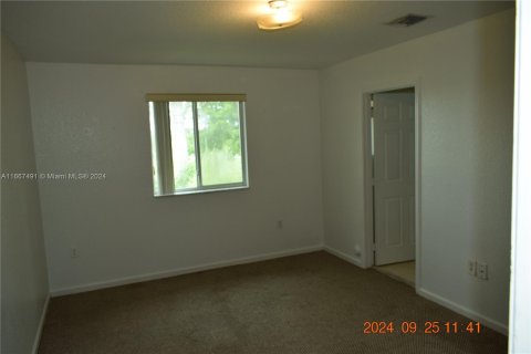 Townhouse in Homestead, Florida 2 bedrooms, 122.07 sq.m. № 1384338 - photo 14