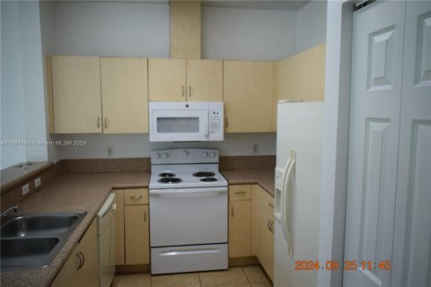 Townhouse in Homestead, Florida 2 bedrooms, 122.07 sq.m. № 1384338 - photo 20