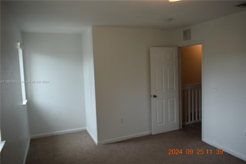 Townhouse in Homestead, Florida 2 bedrooms, 122.07 sq.m. № 1384338 - photo 11